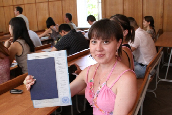 >Вручение дипломов выпускникам-заочникам исторического факультета ЮФУ