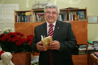 >Юбилей руководителя ИАрхИ Виталия Колесника
