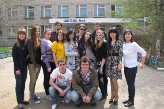 >Агитбригада физфака встретилась со старшеклассниками области