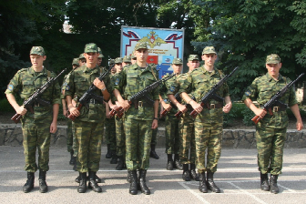 >Церемония принятия присяги выпускниками Учебного военного центра ЮФУ