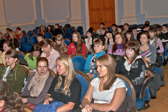 >Студенты ПИ ЮФУ обсуждают проблемы молодежи