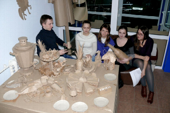 >Флеш-моб "Картон-Дракон" в ИАрхИ ЮФУ