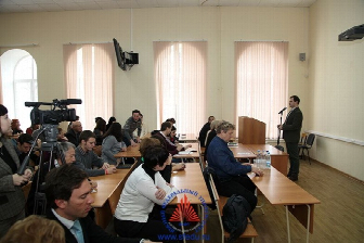 >Олеся Николаева в ЮФУ: становлюсь "эпигоном своих эпигонов"
