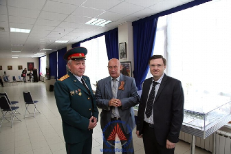 >Студенты ЮФУ поздравили ветеранов с Днем Победы